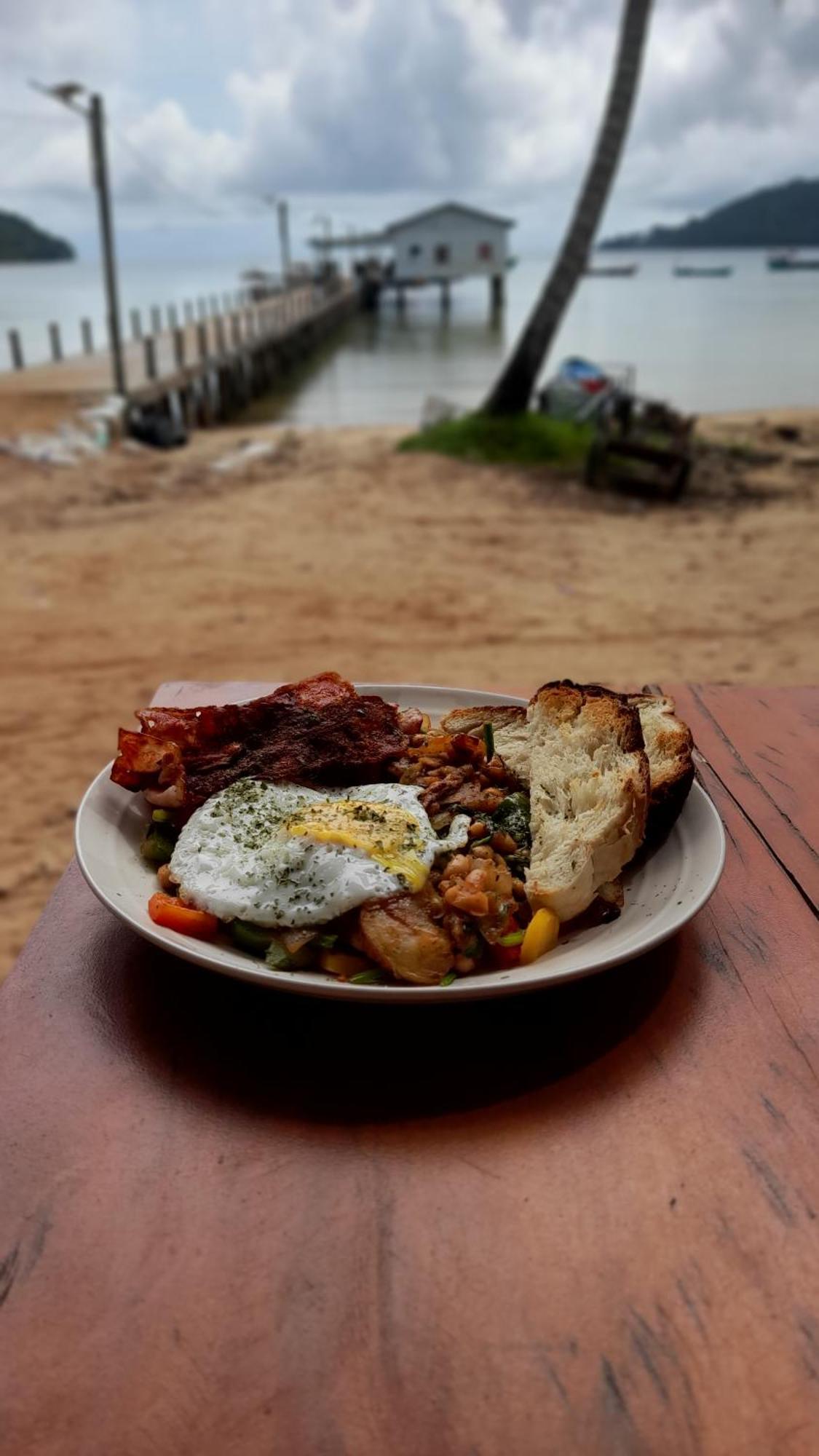 Bong'S Guesthouse M'Pai Bay Koh Rong Samlon Eksteriør billede