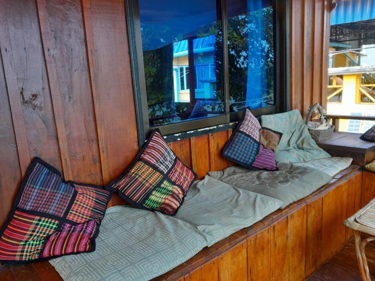 Bong'S Guesthouse M'Pai Bay Koh Rong Samlon Eksteriør billede