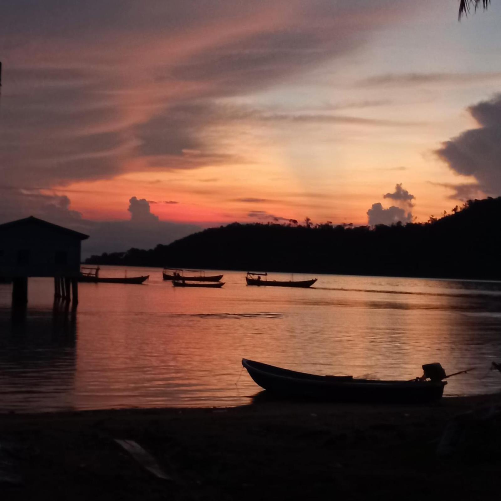 Bong'S Guesthouse M'Pai Bay Koh Rong Samlon Eksteriør billede