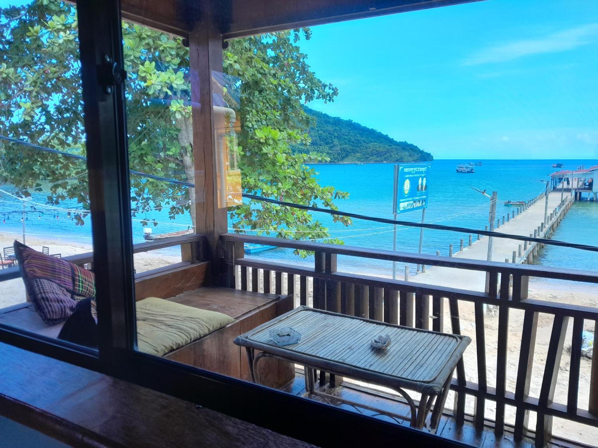 Bong'S Guesthouse M'Pai Bay Koh Rong Samlon Eksteriør billede