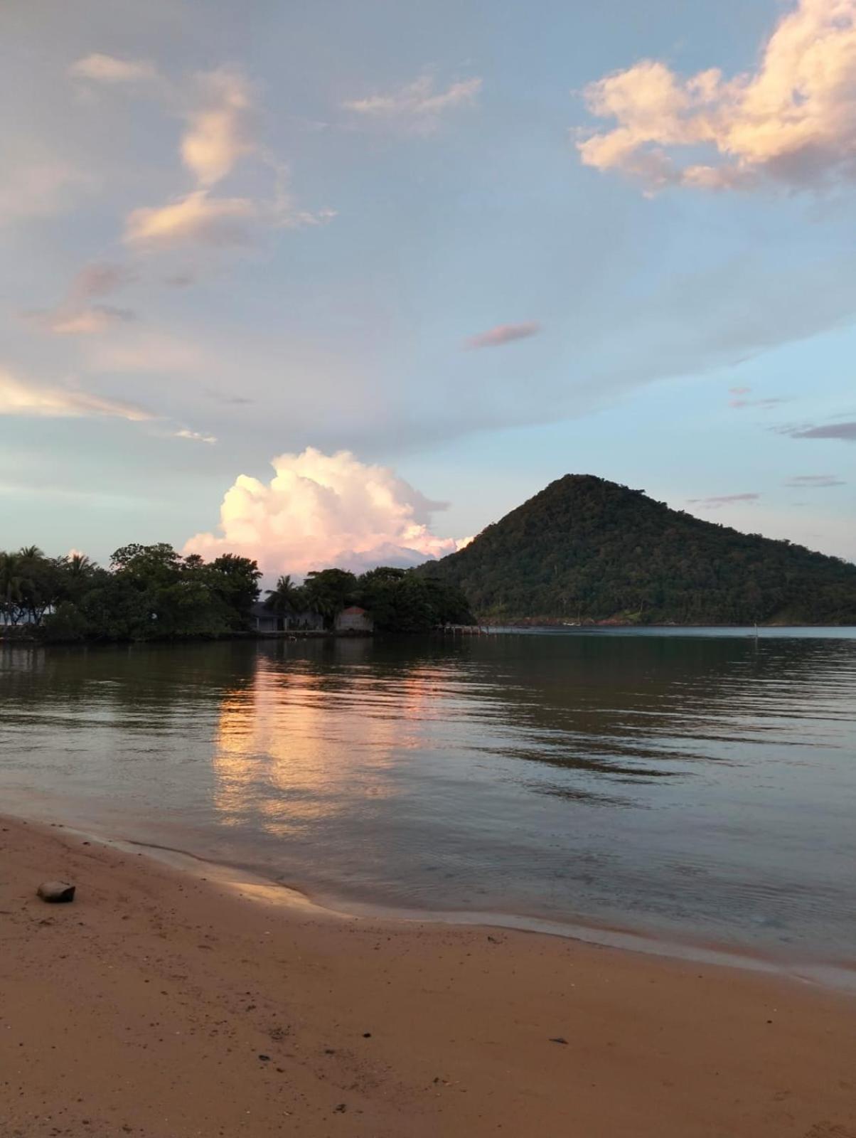 Bong'S Guesthouse M'Pai Bay Koh Rong Samlon Eksteriør billede