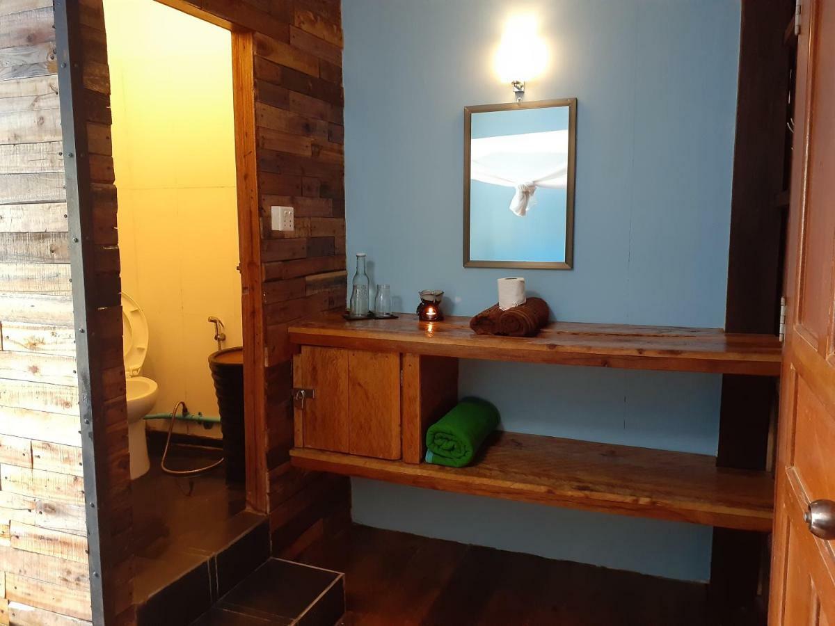 Bong'S Guesthouse M'Pai Bay Koh Rong Samlon Eksteriør billede